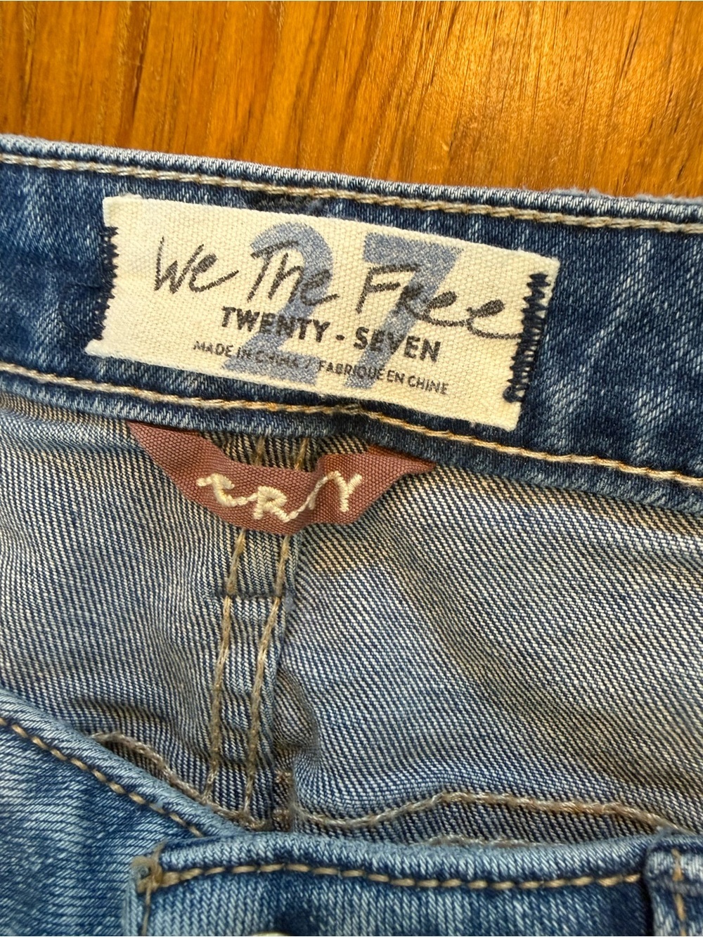 We The Free Curvy High-Waist Distressed Denim Shorts - Light Blue Size 27 - Picture 3 of 8